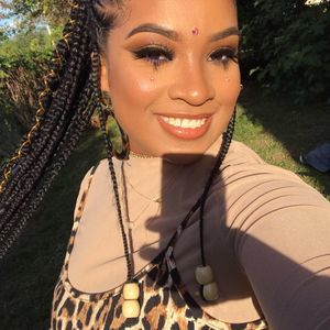 Meet your Posher, Lexi